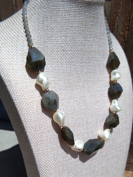 Unsigned Jewelry - Labadorite And Faux Pearl Necklace